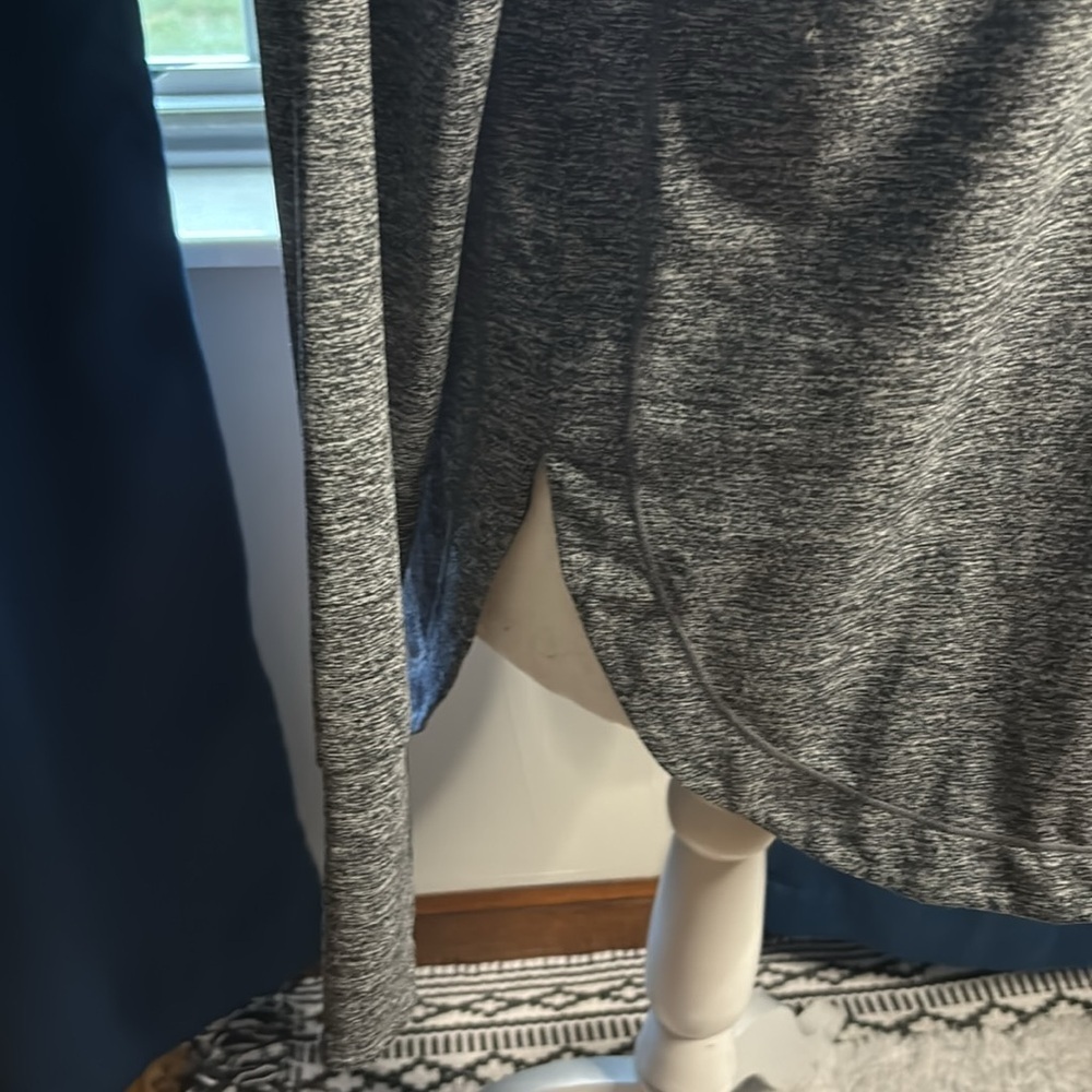 Athleta Top - Picture 2 of 4